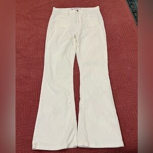 GAP Women's size 29 / 8 Wide Leg Cream corduroy jeans with flat front pockets